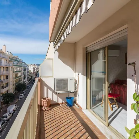 3 Pieces A Deux Pas Des Plages De Juan-les-pins Διαμέρισμα *